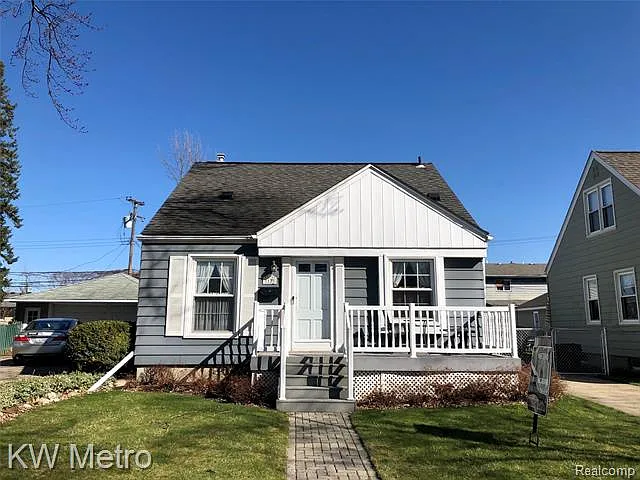 1123 E Cambourne St photo 1