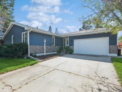 1711 N 10th Ave E, Newton, IA, 50208