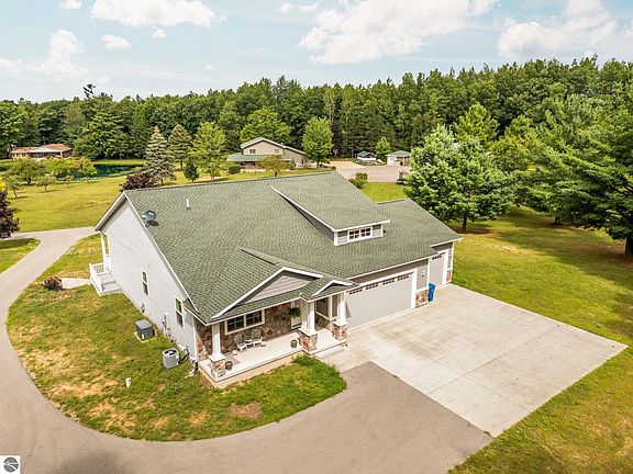 2nd image of 2229 S Loxley Rd