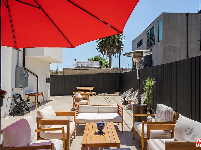 1341 N Mariposa Ave — Photo 70