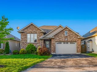 22 Henley Ct, Welland, ON L3B 6E8