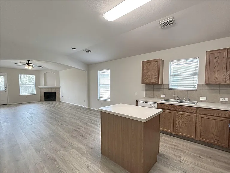 24522 Lakecrest Village Dr — Photo 6