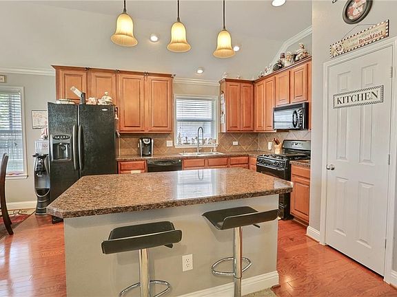 4th image of 1016 Grangewood Dr