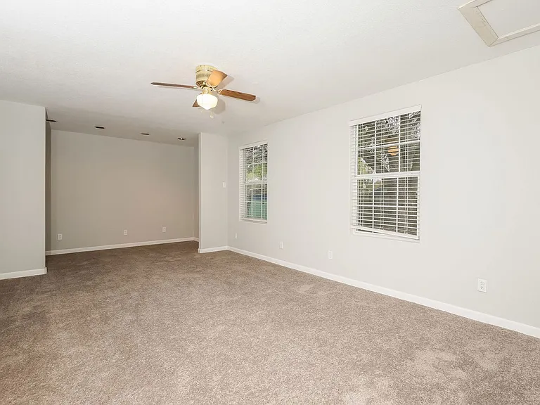 2730 Bear Springs Dr — Photo 16