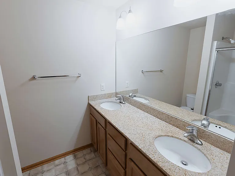 8815 Venice Ln — Photo 35