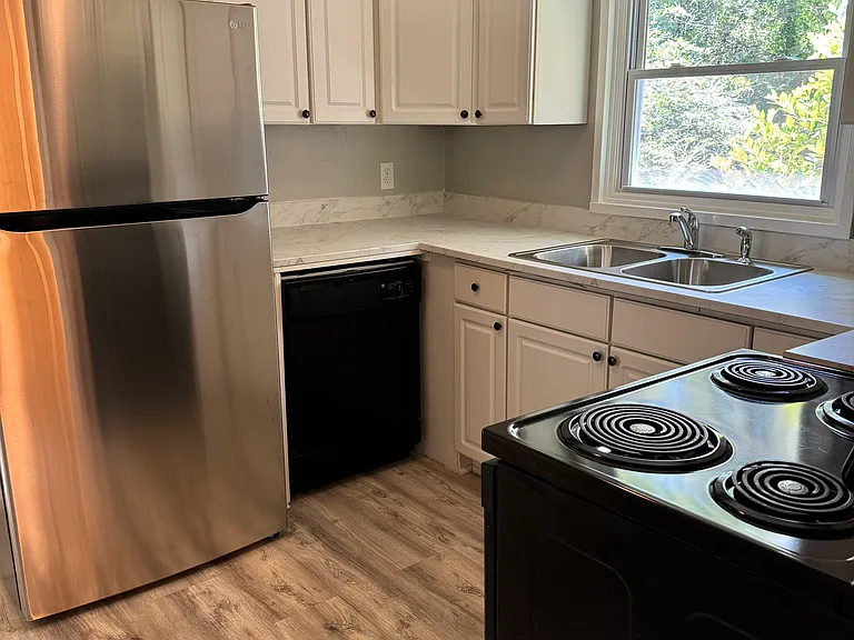 3063 Anthony Dr — Photo 10
