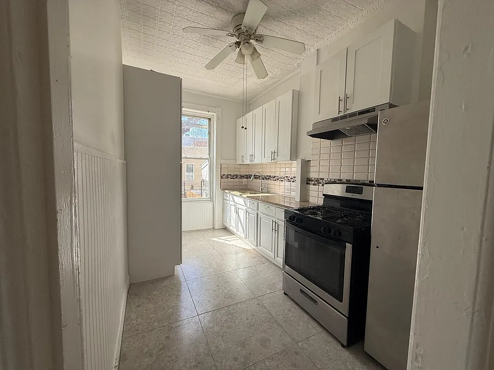362 Ridgewood Ave #1