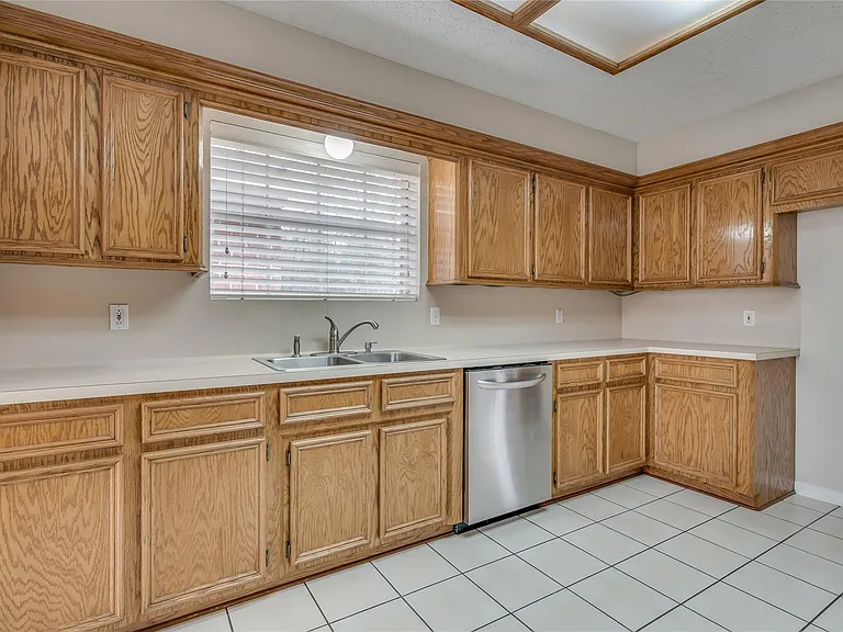 2460 Pebblebrook Cir — Photo 12