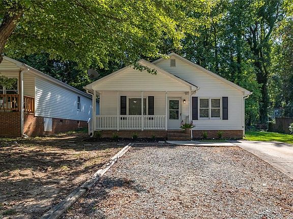 3rd image of 11 Quad Oak Dr