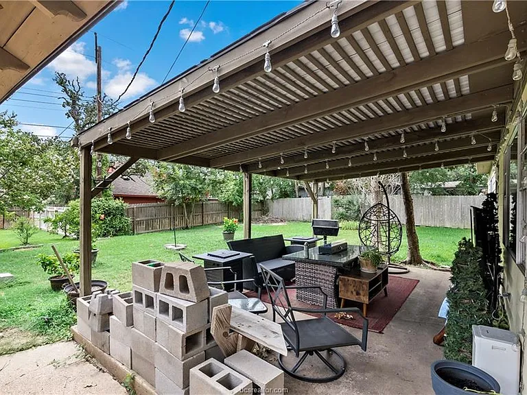 2508 Memorial Dr — Photo 24
