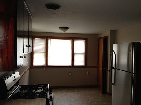 5th image of 8714 S Albany Ave