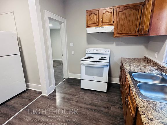 3rd image of 3809 Ivy Ave