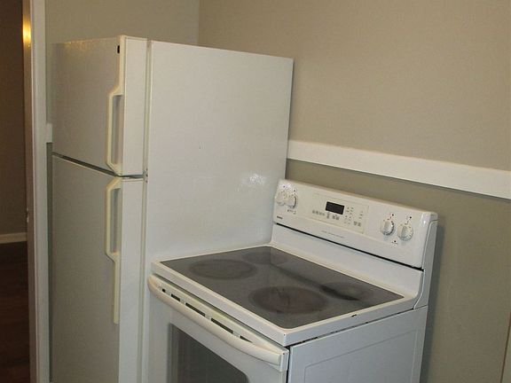 6. 3426 S Washington, Kitchen (3)