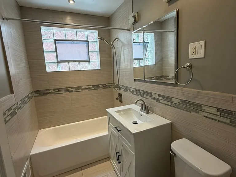 6817 N Seeley Ave #2 — Photo 6