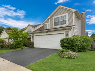 1317 Kensington Dr, Mundelein, IL