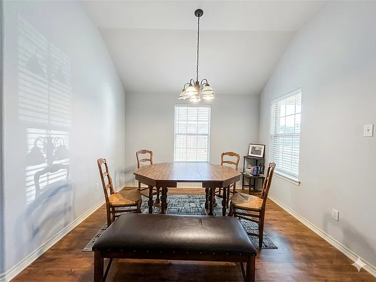 4206 Carnes Ct S — Photo 3