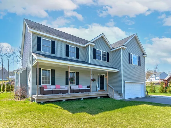 4 Moore Dr, Millbury, MA 01527