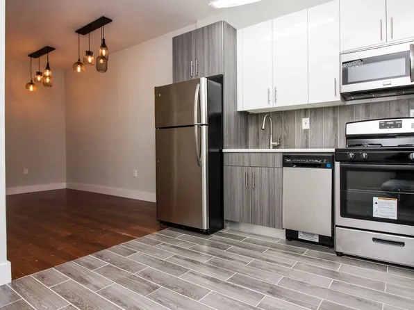 637 Willoughby Avenue image 7 of 9