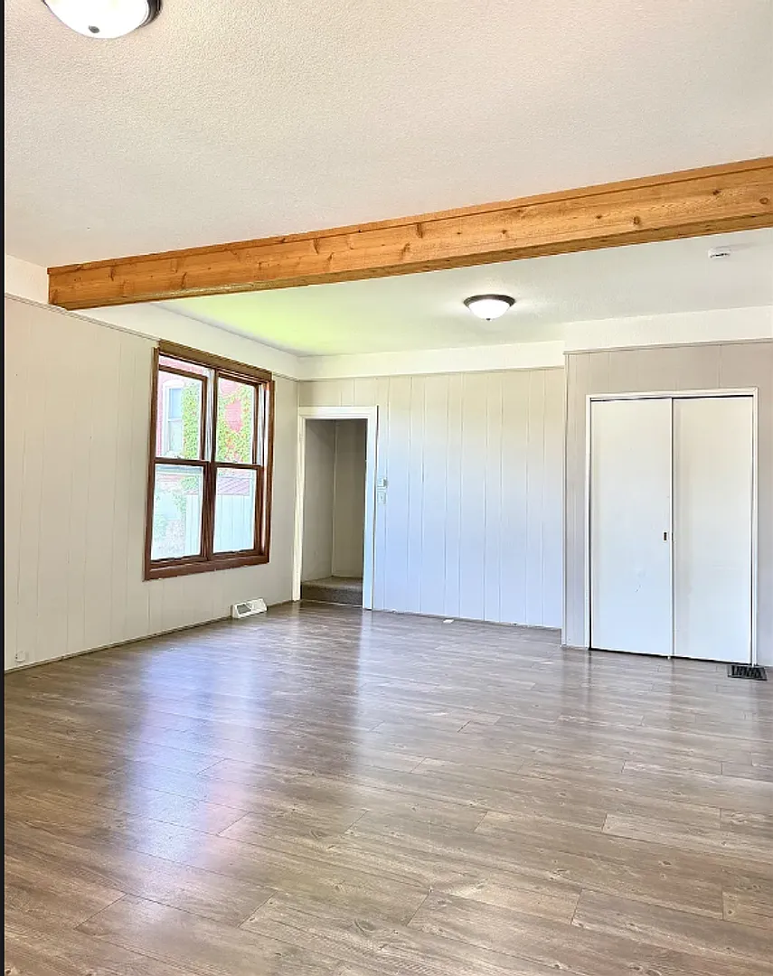 3 bedroom unit with bonus attic space — Photo 1