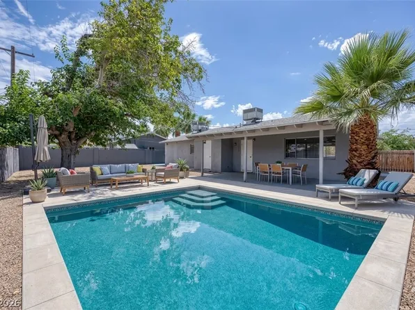 3210 Bluebird St, Las Vegas, NV 89121