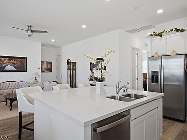 794 Charming Holly St, Henderson, NV 89011, photo 3