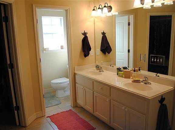 5th image of 104 Parkway Oaks Dr
