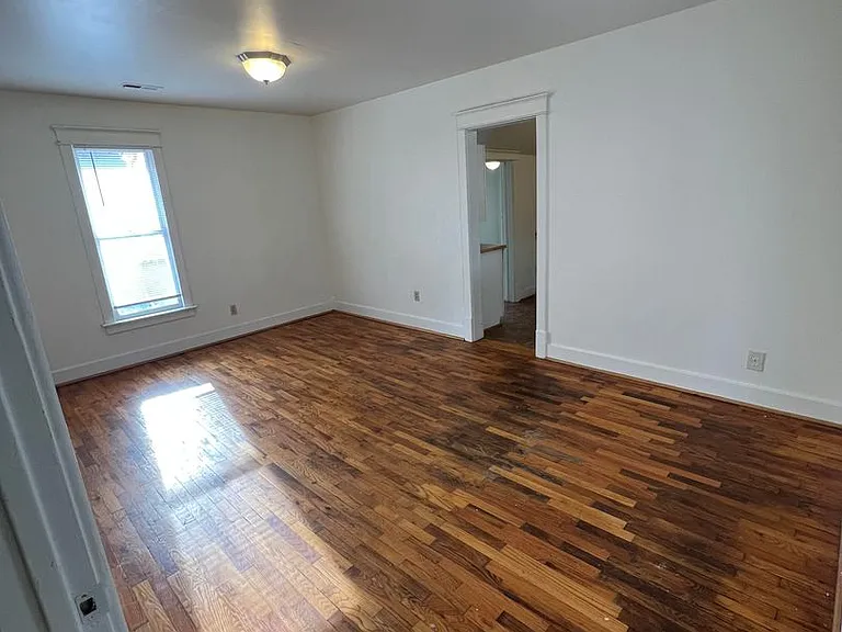 411 SW Tyler St #413 — Photo 3