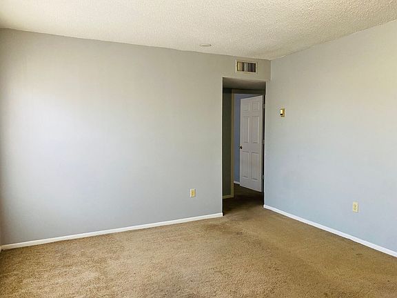 4th image of 405 N Gertrude St #108