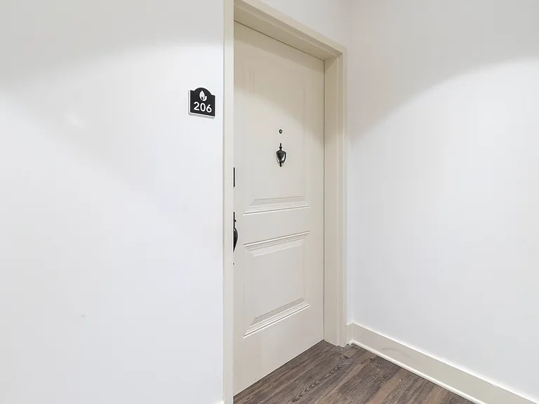 1120 Franck St — Photo 32