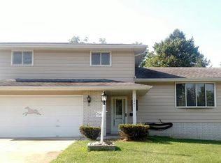 1041 Gettysburg Dr, Parma, OH 44134