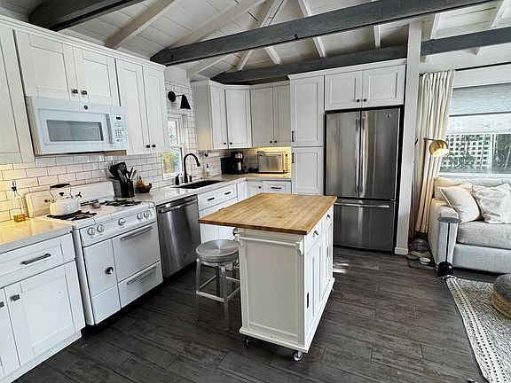3rd image of 4983 Hawley Blvd