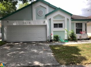 1013 W Jasmine Ln, North Lauderdale, FL 33068