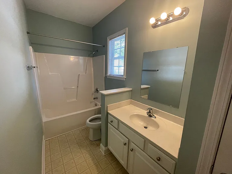 375 Lullwater Dr — Photo 14