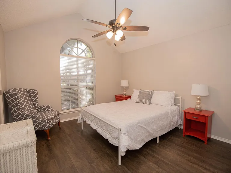 queen bed