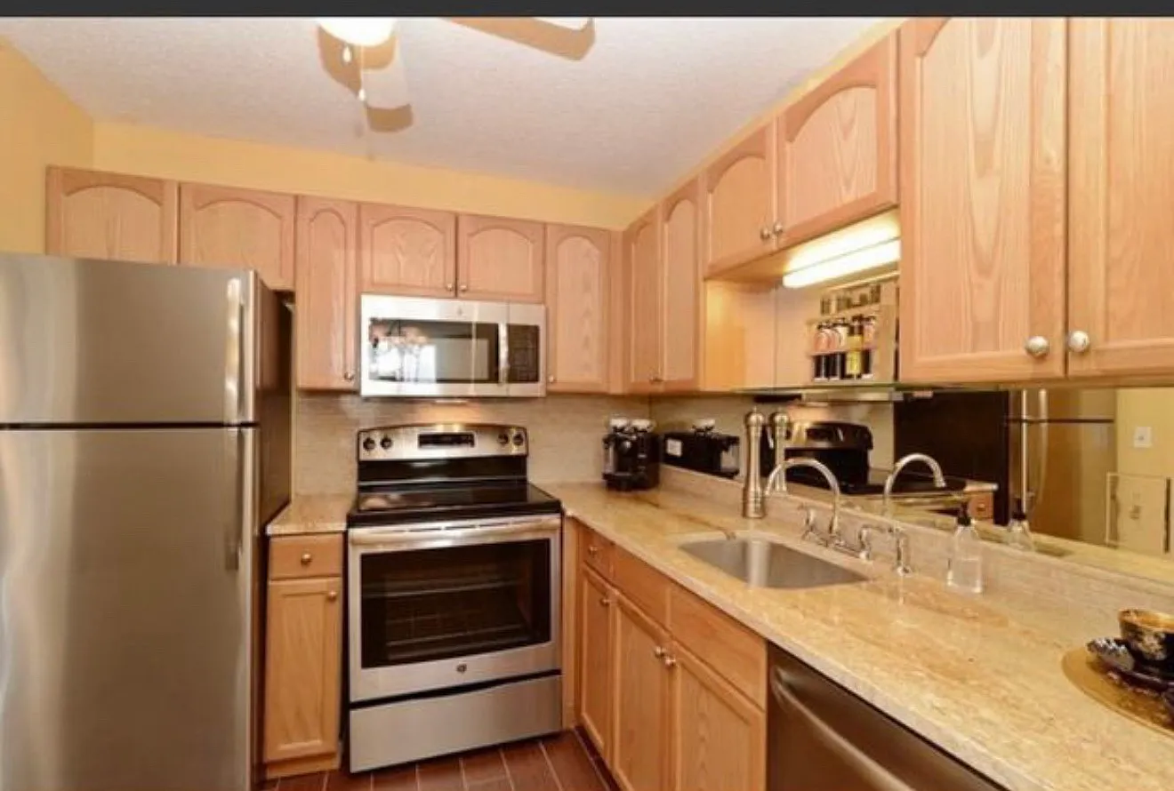 1 bed, 700 sqft, $2,300 — Photo 4