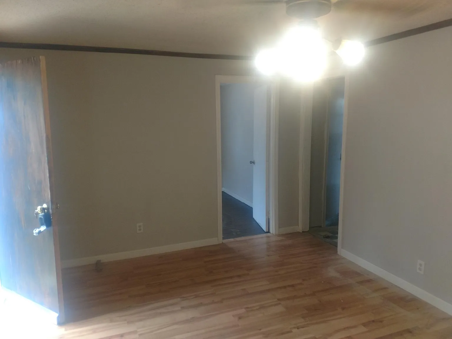 3 bed, 955 sqft, $1,325 — Photo 2