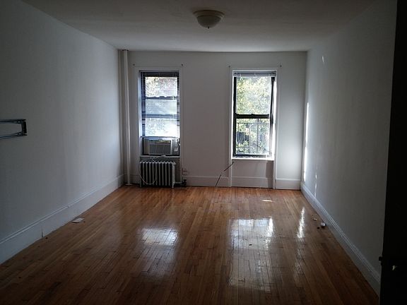 5th image of 444 W 48th St APT 3D
