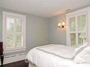 348 E Wisconsin Ave, Lake Forest, IL 60045