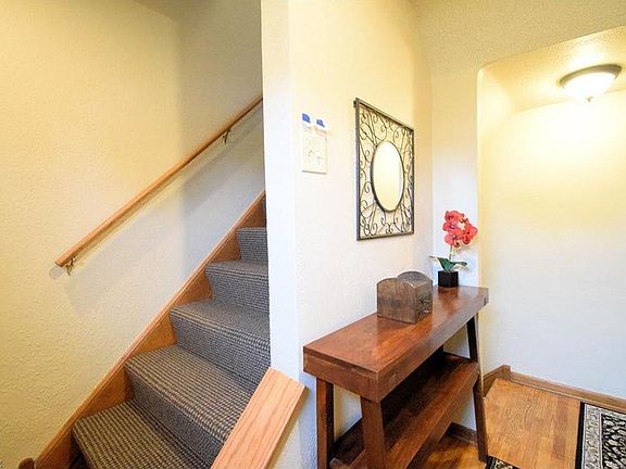 3rd image of 5403 Orchard Ave #Up