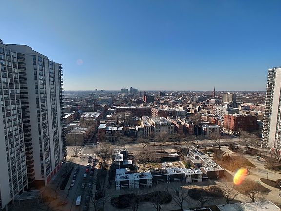 4th image of 88 W Schiller St APT 2208