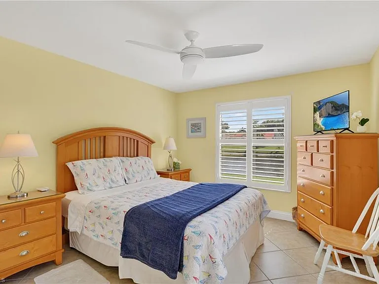 576 Briarwood Blvd — Photo 12
