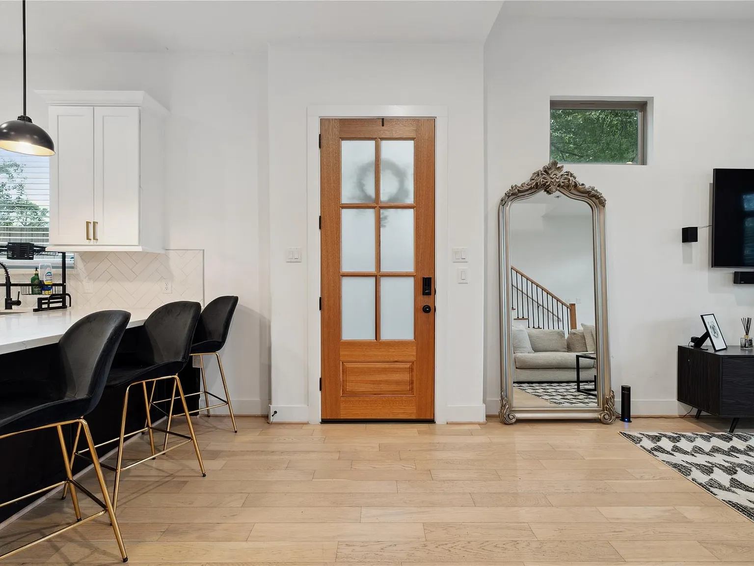 3 bed, 2.5 bath, 1824 sqft, $2,850 — Photo 3