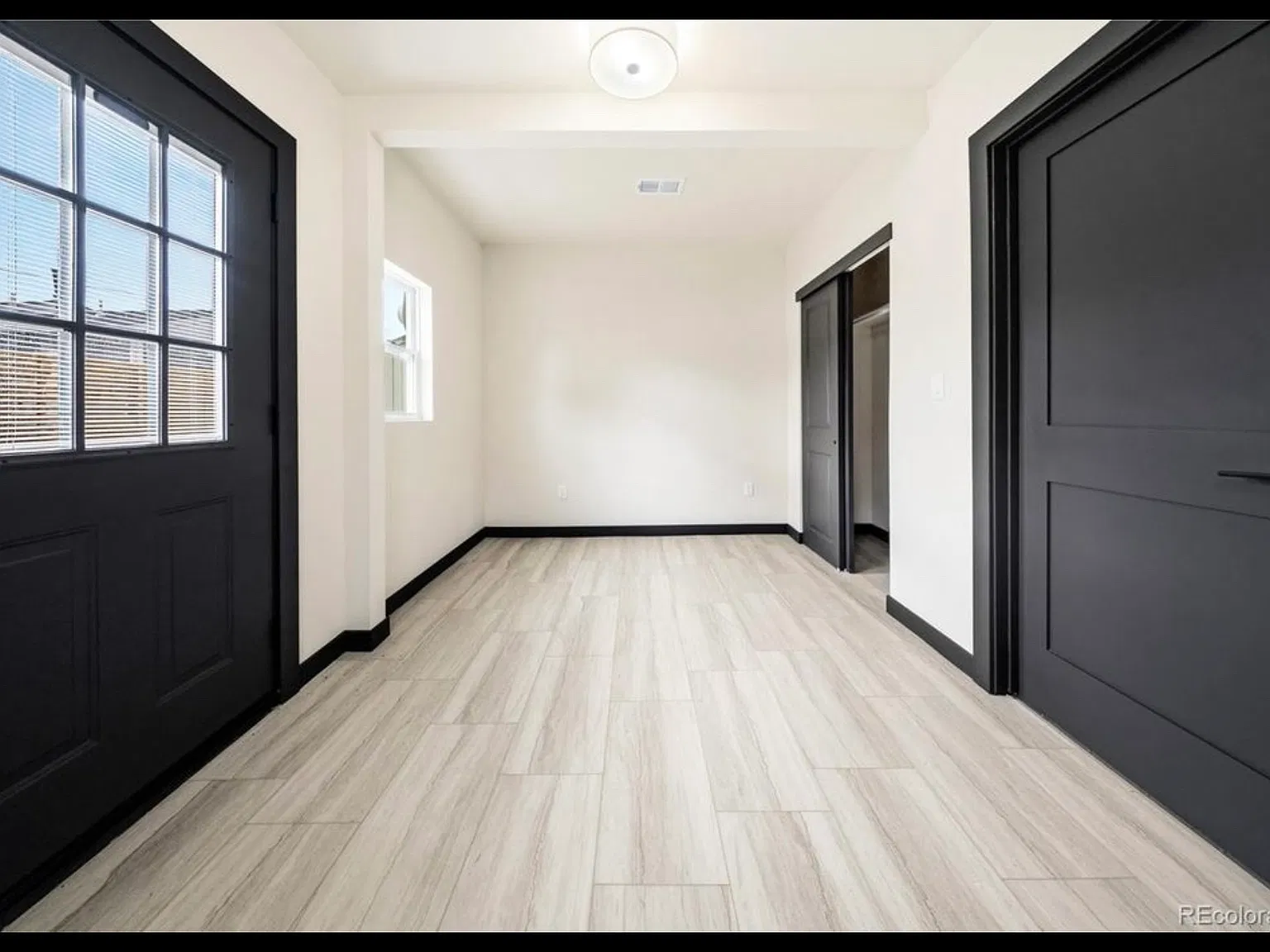 3 bed, 1200 sqft, $2,900 — Photo 2