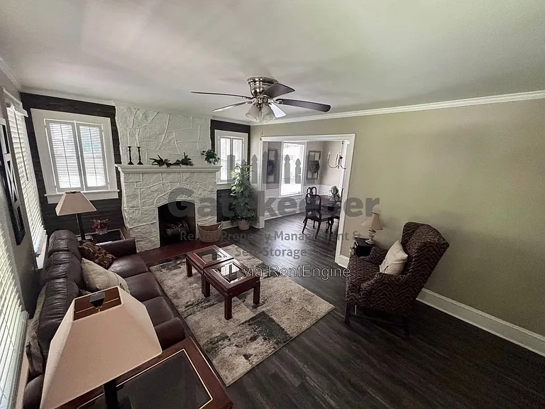 4787 Hendrix Dr — Photo 2