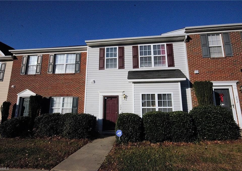 1st image of 204 Heritage Creek Way