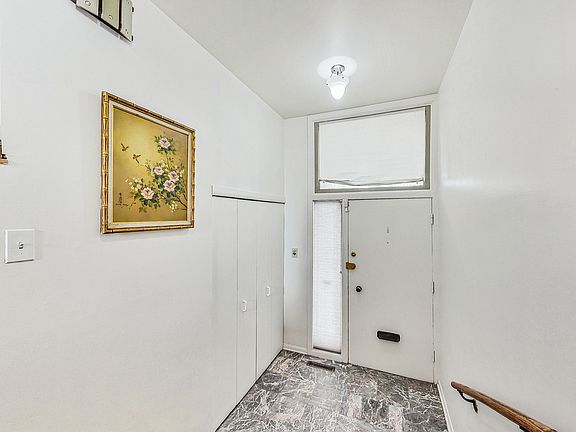 2nd image of 2819 S Michigan Ave