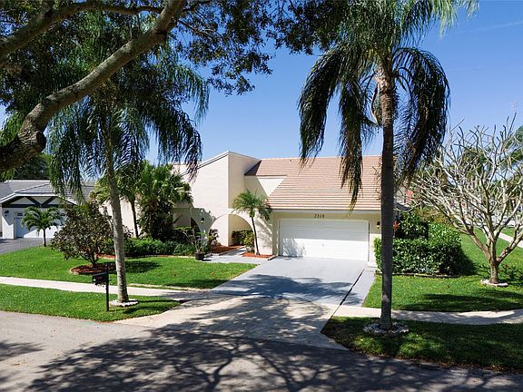 2nd image of 2318 SW 23rd Cranbrook Drive