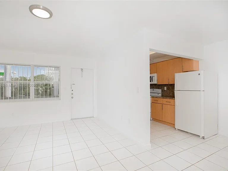 1060 NE 78th Street Rd #10 — Photo 3