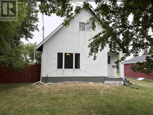 308 3rd St W, Fort Frances, ON P9A 3A7