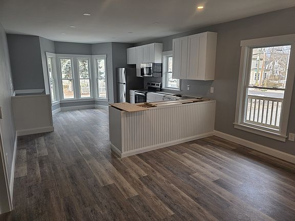 kitchen/living room